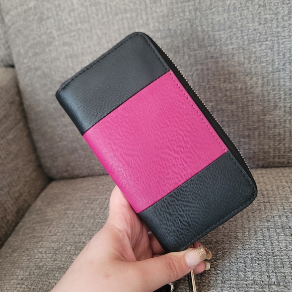 Michael Kors Jet Set Center Stripe Leather Wallet - Picture 8 of 11